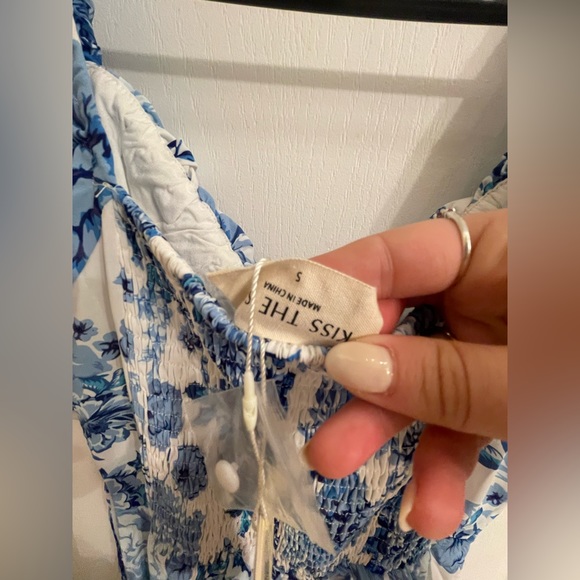 Over the shoulder floral long dress - Picture 4 of 4